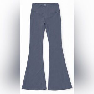 Move Theology High Rise Flare Yoga Pants – Slate Blue – Size S